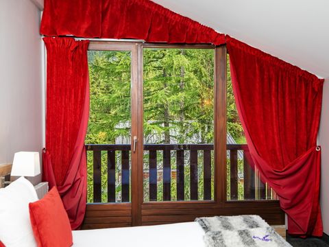 Chambre 2 personnes - Chambre double supérieure (Séjour + Petit-déjeuner)