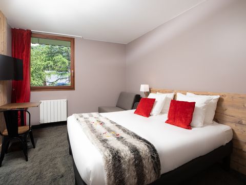 Chambre 2 personnes - Chambre twin supérieure (Séjour + Petit-déjeuner)