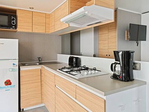 BUNGALOW 6 personnes - Mobil-home | Premium | 3 Ch. | 6 Pers. | Terrasse surélevée | 2 SDB | Clim.