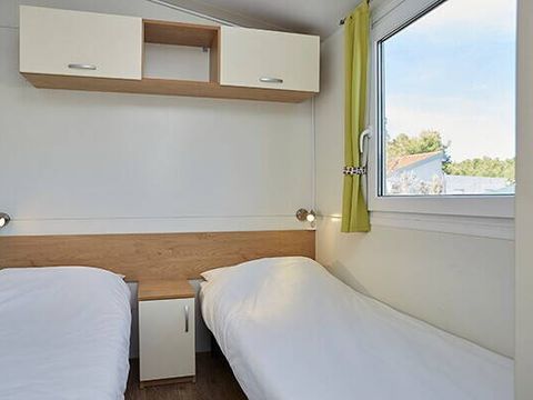 BUNGALOW 6 personnes - Mobil-home | Premium | 3 Ch. | 6 Pers. | Terrasse surélevée | 2 SDB | Clim.