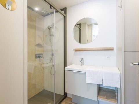 MOBILHOME 4 personnes - Mobil-home | Ultimate | 2 Ch. | 4 Pers. | Terrasse Lounge | 1 SDB | Clim. | TV