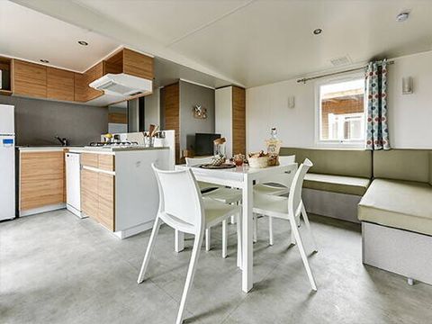 MOBILHOME 4 personnes - Mobil-home | Ultimate | 2 Ch. | 4 Pers. | Terrasse Lounge | 1 SDB | Clim. | TV