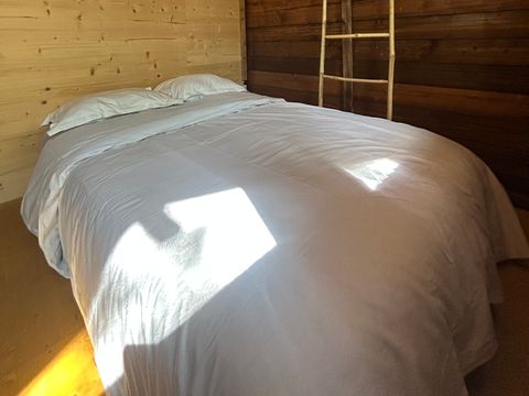 TENTE TOILE ET BOIS 6 personnes - Paillote avec salle de bain et cuisine