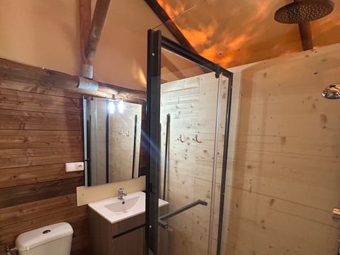 TENTE TOILE ET BOIS 6 personnes - Paillote avec salle de bain et cuisine