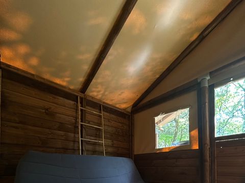 TENTE TOILE ET BOIS 6 personnes - Paillote avec salle de bain et cuisine