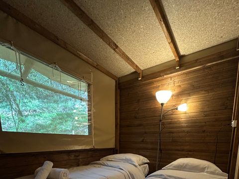 TENTE TOILE ET BOIS 6 personnes - Paillote avec salle de bain et cuisine