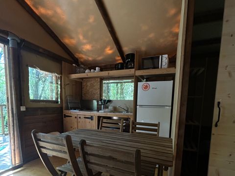 TENTE TOILE ET BOIS 6 personnes - Paillote avec salle de bain et cuisine