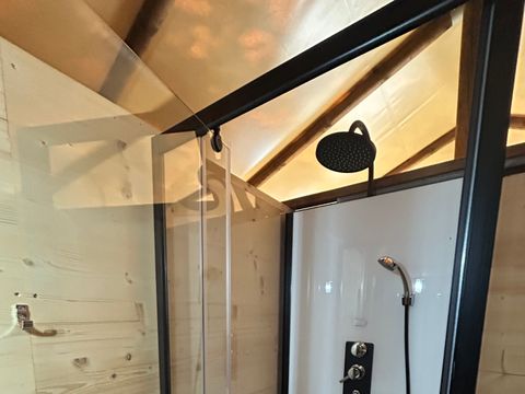 TENTE TOILE ET BOIS 6 personnes - Paillote avec salle de bain et cuisine