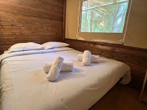 TENTE TOILE ET BOIS 6 personnes - Paillote avec salle de bain et cuisine