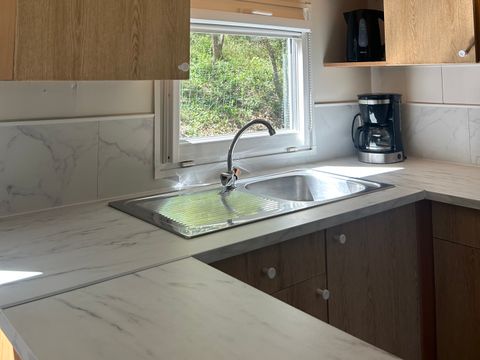 MOBILHOME 4 personnes - “Flores” climatisé avec salle de bain et cuisine