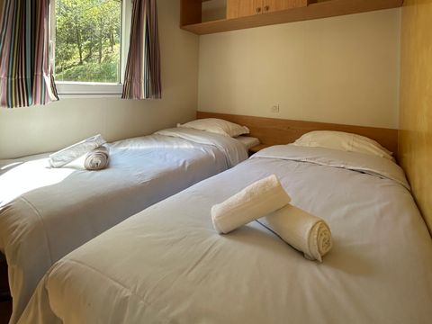 MOBILHOME 4 personnes - “Flores” climatisé avec salle de bain et cuisine