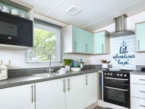 MOBILHOME 6 personnes - Chalet Large 3 chambres avec terrasse (6 pers) MOBILHOME 6 personnes - Chalet Large 3 chambres avec terrasse (6 pers)