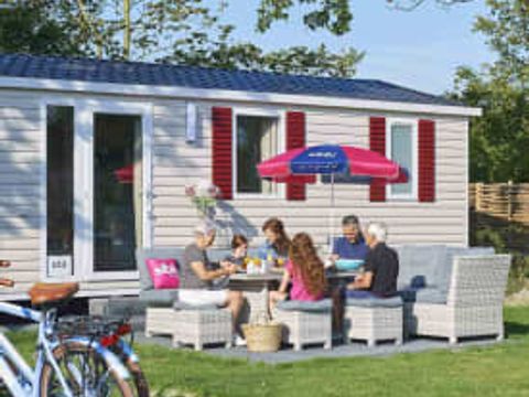 MOBILHOME 6 personnes - Elégance 3 chambres (6 pers) terrasse MOBILHOME 6 personnes - Elégance 3 chambres (6 pers) terrasse
