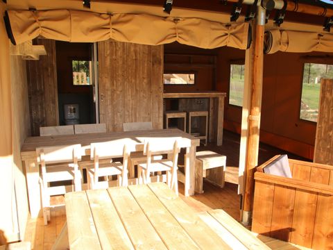Tente en toile et en bois 5 personnes - Lodge Privilège Nature - 2 chambres