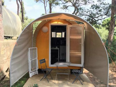 HÉBERGEMENT INSOLITE 2 personnes - Coco Roulotte 2 Pièces 2 Personnes Sans Sanitaire