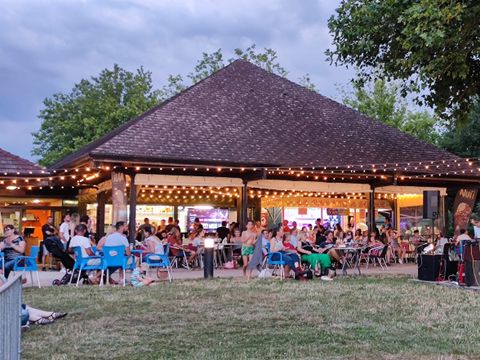 Village De Chalets - Mansigné - Camping Sarthe - Image N°12