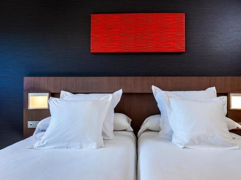 CHAMBRE 4 personnes - CHAMBRE FAMILIALE - 2 ADULTES + 2 ENFANTS (MOINS DE 12 ANS)