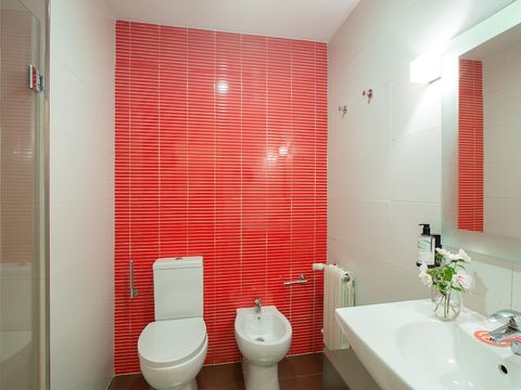 CHAMBRE 3 personnes - CHAMBRE DOUBLE + LIT D'APPOINT - 2 ADULTES + 1 ENFANT (MOINS DE 12 ANS)