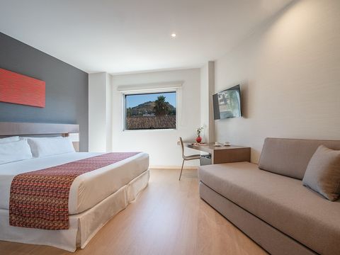 CHAMBRE 4 personnes - CHAMBRE FAMILIALE - 2 ADULTES + 2 ENFANTS (MOINS DE 12 ANS)