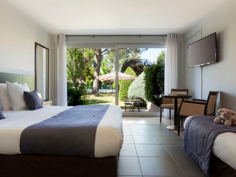 CHAMBRE 3 personnes - Chambre Triple - Vue Jardin