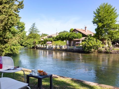 SOWELL - Domaine de la petite Isle - Luberon - Camping Vaucluse - Image N°3