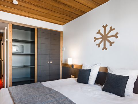 CHAMBRE 3 personnes - Chambre Triple Classique - Vue Village (Séjour + Petit-déjeuner)