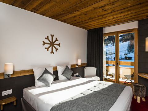 CHAMBRE 2 personnes - Chambre Double Supérieure - Vue Montagne (Séjour + Petit-déjeuner)
