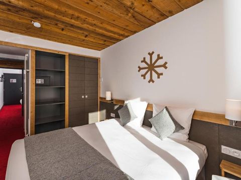 CHAMBRE 2 personnes - Suite (Séjour + Petit-déjeuner)