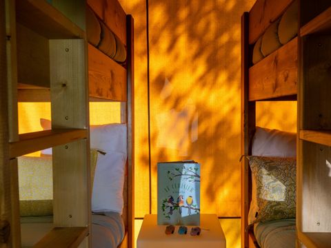 TENTE TOILE ET BOIS 4 personnes - Safari Lodge - 2 chambres + Frigidaire + Terrasse