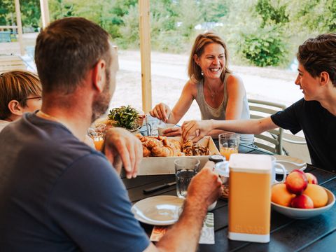 MOBILHOME 6 personnes - Prestige 3 chambres - 2 salles de bain 40m² - Côté Jardin