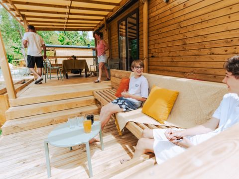 MOBILHOME 6 personnes - Prestige 3 chambres - 2 salles de bain 40m² - Côté Jardin