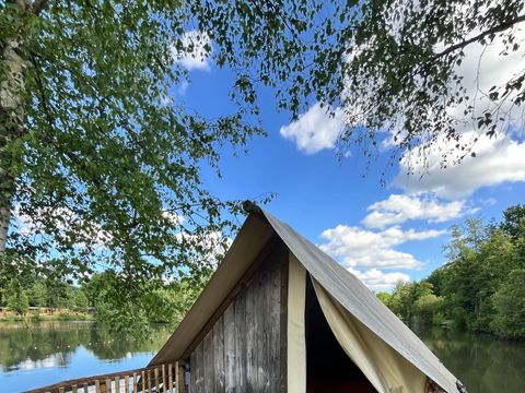 HÉBERGEMENT INSOLITE 2 personnes - Insolite Flotente