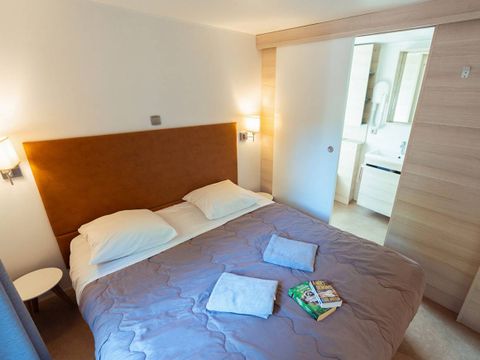 Mobilhome 8 personnes - Exclusif - 4 chambres - 3 salles d'eau - Clim. 2 modules