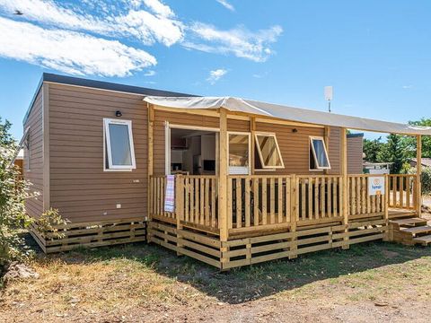 BUNGALOW 4 personnes - Mobil-home | Comfort | 2 Ch. | 4 Pers. | Terrasse surélevée | 2 SDB | Clim. | TV