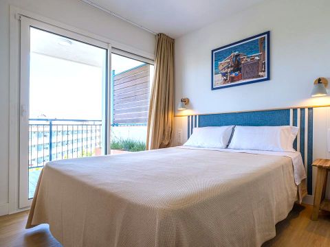 APPARTEMENT 4 personnes - Appartement 2 chambres ACCES AU CAMPING EN SUPPLEMENT et parking payant