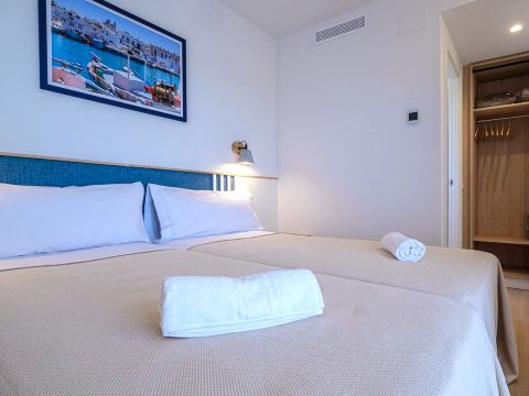 APPARTEMENT 5 personnes - Appartement 2 chambres ACCES AU CAMPING EN SUPPLEMENT et parking payant