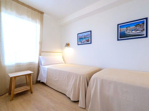 APPARTEMENT 5 personnes - Appartement 2 chambres ACCES AU CAMPING EN SUPPLEMENT et parking payant