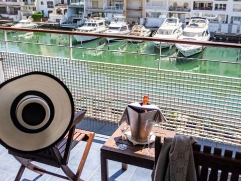 CHAMBRE 3 personnes - Double + lit supplementaire - Balcon - Vue Canal