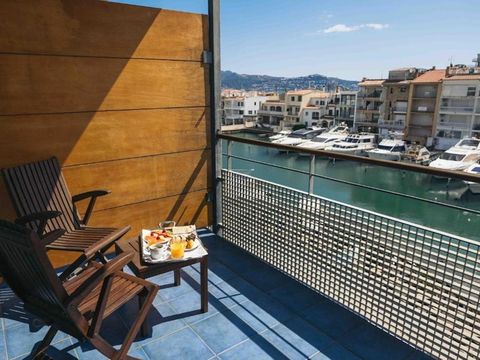 CHAMBRE 3 personnes - Double + lit supplementaire - Balcon - Vue Canal