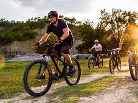 Morillo de Tou - Pueblo Recuperado - Centro de Vacaciones - Camping Huesca - Image N°4