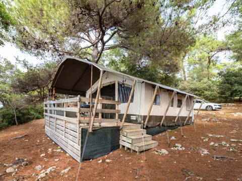 Tente en toile et en bois 5 personnes - Koversada Camping Resort - Tente Safari de luxe
