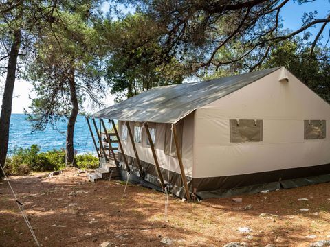 Tente en toile et en bois 5 personnes - Koversada Camping Resort - Tente Safari de luxe