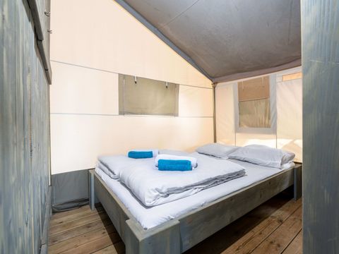 Tente en toile et en bois 5 personnes - Koversada Camping Resort - Tente Safari de luxe