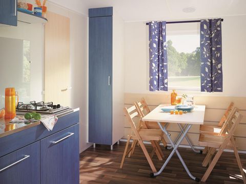 MOBILHOME 5 personnes - CLASSIC 2 chambres (TV - terrasse 12m² - superficie 26m²)