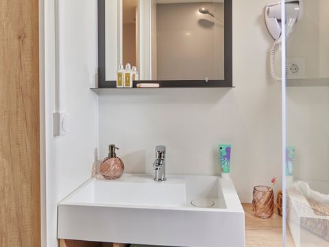 MOBILHOME 6 personnes - Prestige Duo - 2 chambres - 2 salles de bains - 2 WC - CLIM - TV + Lave vaisselle
