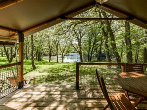 Tente en toile et en bois 5 personnes - Lodge 2ch 5p