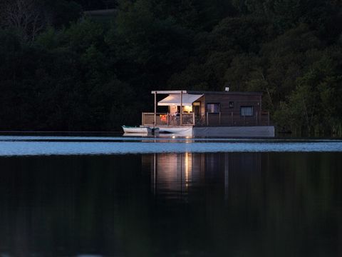 HÉBERGEMENT INSOLITE 4 personnes - Maison flottante Aquapesca 2ch
