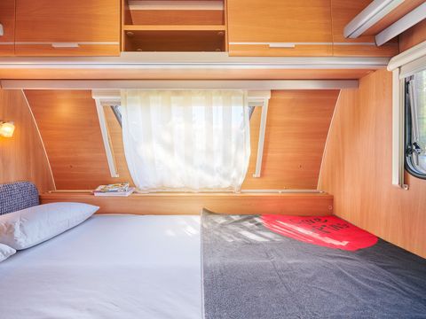 CARAVANE 5 personnes - Modèle 2+