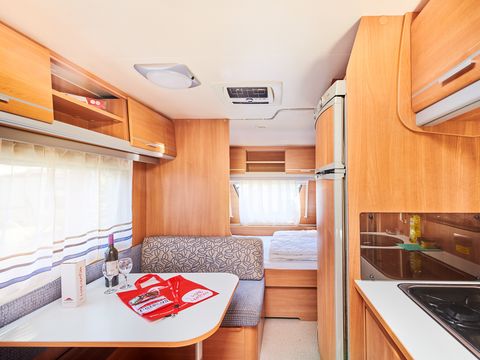 CARAVANE 5 personnes - Modèle 2+