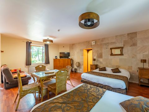 STUDIO 6 personnes - avec jacuzzi